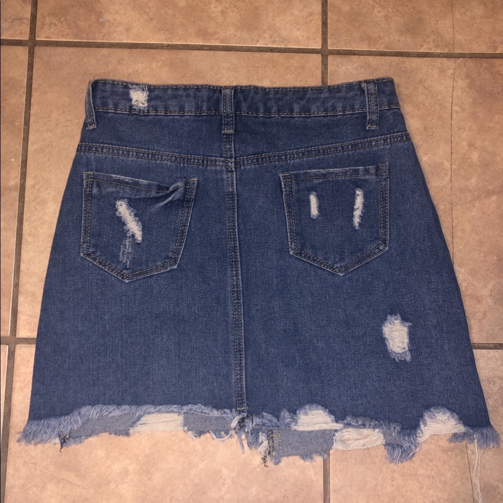 Cute jean skirt!!